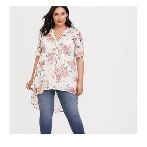 Torrid size 2 2x Lexie white and pink floral tunic top shirt